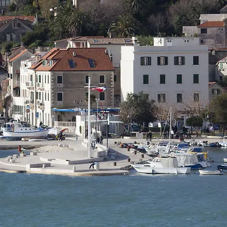 Gostinjska kuća Daky 4*