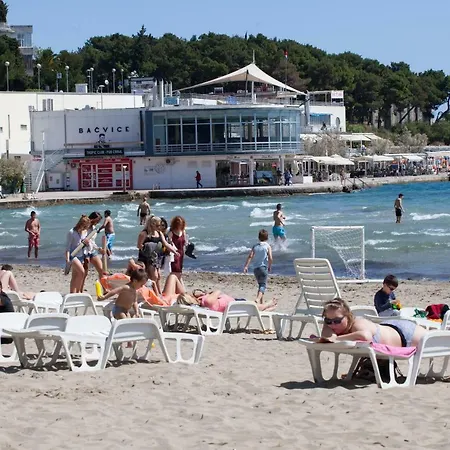 Pensión Daky Split