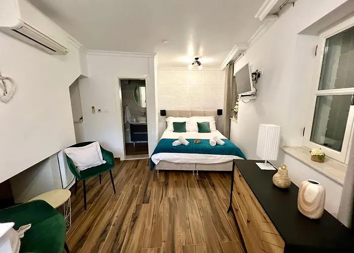 Daky Casa de hóspedes 4*