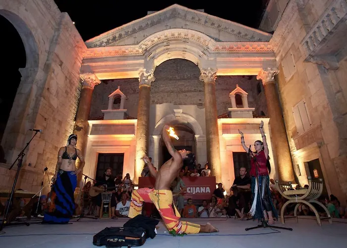 Casa de hóspedes Daky 4*